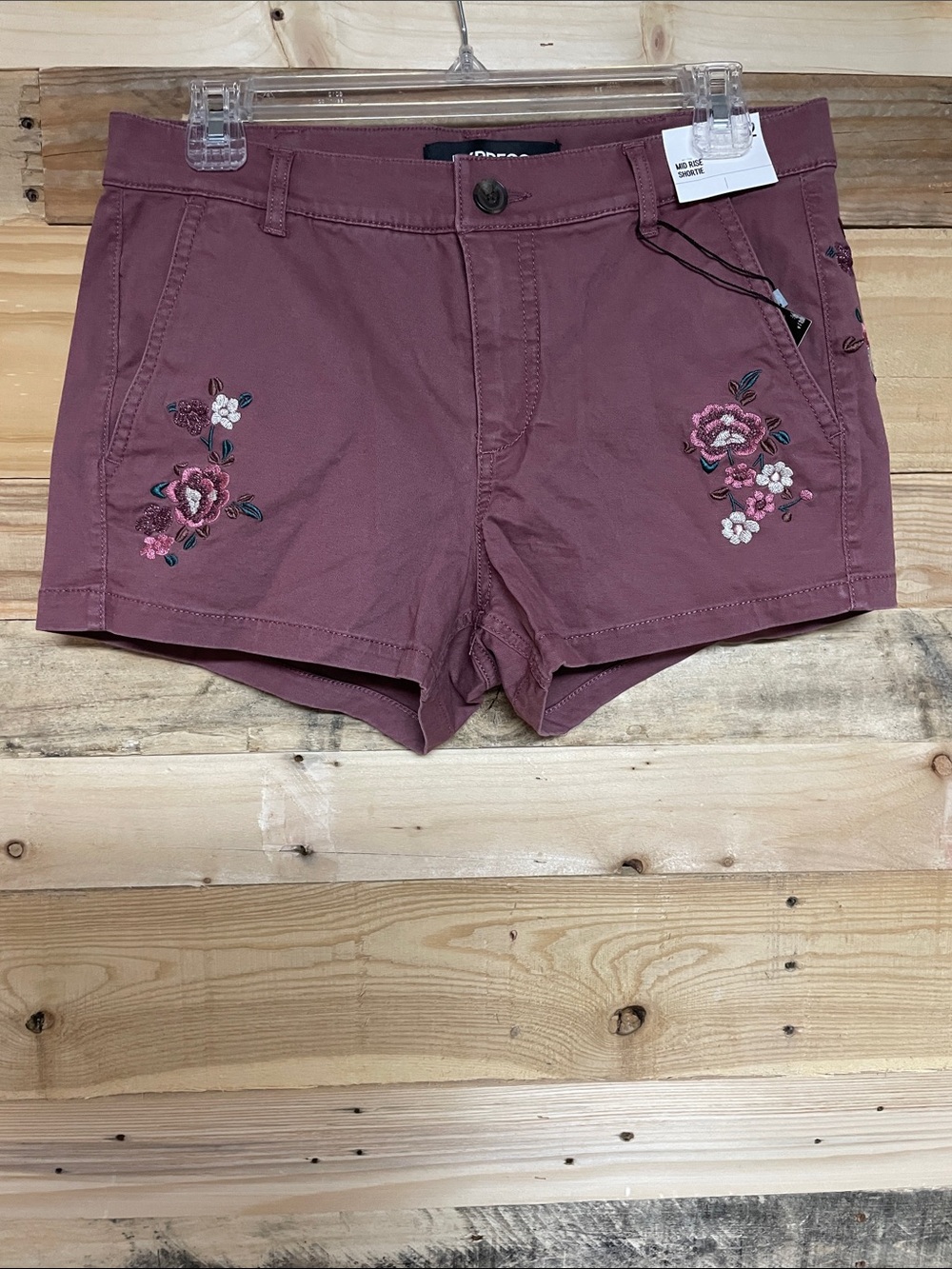 Express size 2 Dusty Rose Color Rose 
Stitching Mid-rise Shortie Chico Shorts